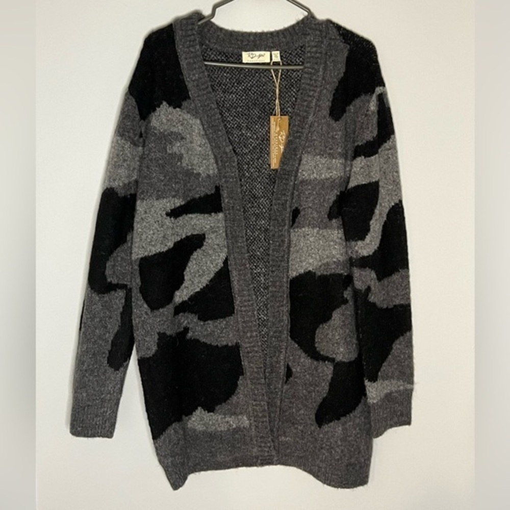 NWT RD Style Black/Gray Camo Cardigan Sweater- Size Medium
